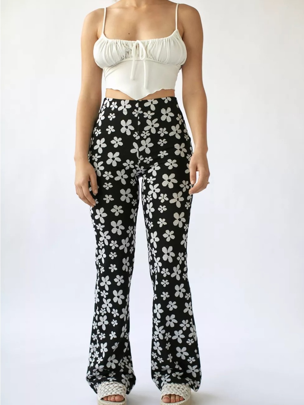 🌼Urban Outfitters Bryn High-Waist Floral Daisy Flare Bellbottom Pants Pull-On XS